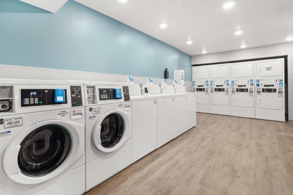 Queen Suite with Two Queen Beds and Tub - Disability Access/Non Smoking